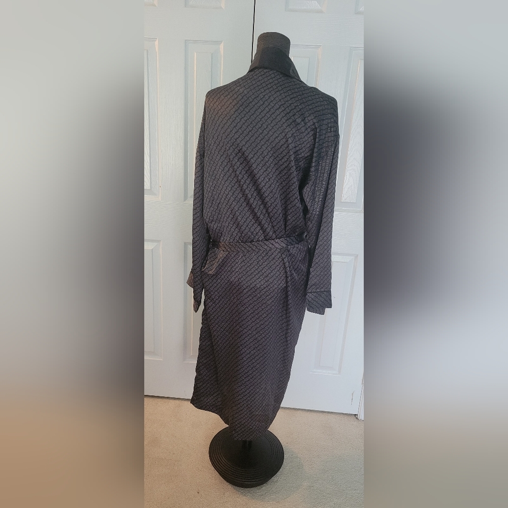 Mens Perry Ellis Silk robe - Picture 3 of 7